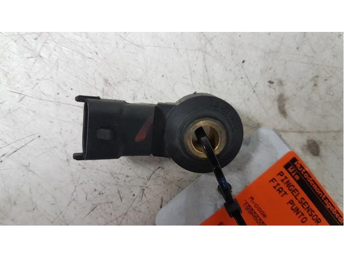 Pingelsensor van een Fiat Grande Punto (199) 1.4 16V 2006