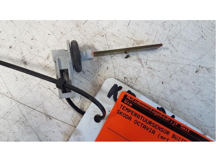Gebruikte Temperatuursensor buiten Skoda Octavia Combi (1Z5) 2.0 FSI 16V Prijs € 5,00 Margeregeling aangeboden door Autodemontagebedrijf Smit