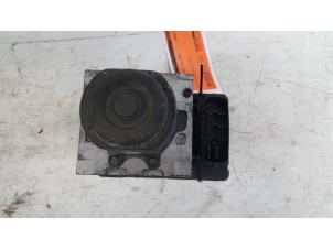 Gebruikte ABS Pomp Toyota Corolla Verso (E12) 1.8 16V VVT-i Prijs € 30,00 Margeregeling aangeboden door Autodemontagebedrijf Smit