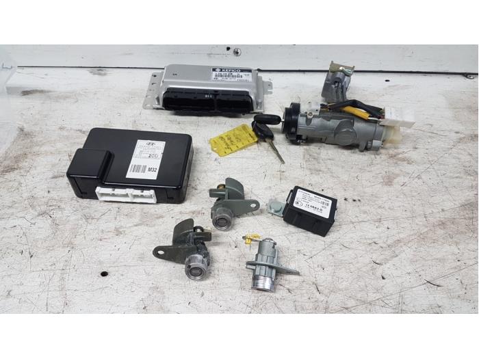 Gebruikte Kontaktslot + computer Hyundai Matrix 1.6 16V Prijs € 150,00 Margeregeling aangeboden door Autodemontagebedrijf Smit