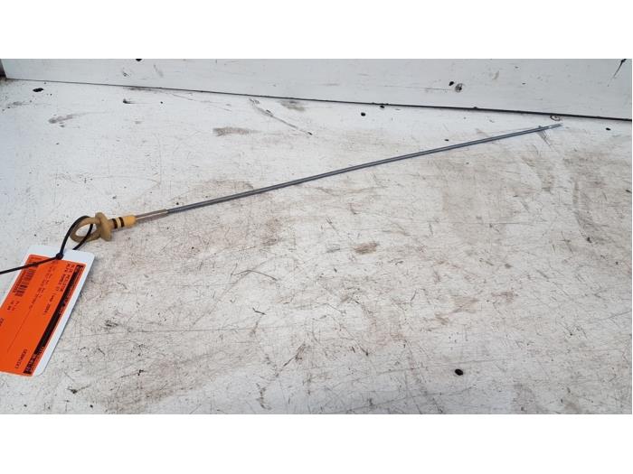 Gebruikte Olie Peilstok Alfa Romeo GT (937) 1.9 JTD 16V Multijet Prijs € 10,00 Margeregeling aangeboden door Autodemontagebedrijf Smit