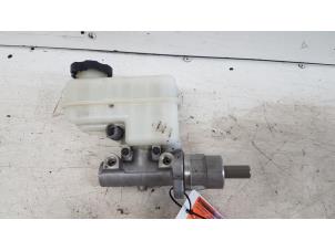 Gebruikte Hoofdremcilinder Chevrolet Captiva (C100) 2.4 16V 4x2 Prijs € 30,00 Margeregeling aangeboden door Autodemontagebedrijf Smit