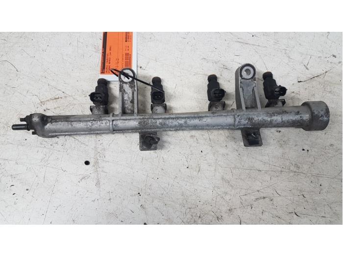 Gebruikte Verstuiver brug Hyundai Matrix 1.8 16V Prijs € 60,00 Margeregeling aangeboden door Autodemontagebedrijf Smit
