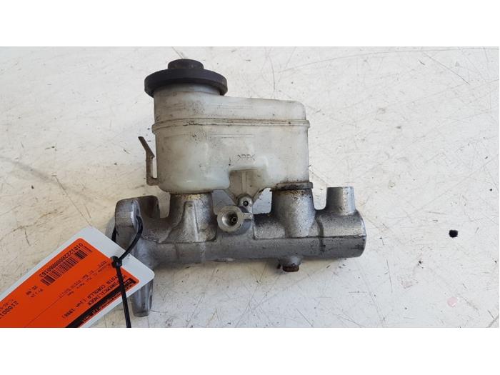 Gebruikte Hoofdremcilinder Toyota Corolla (E11) Prijs € 25,00 Margeregeling aangeboden door Autodemontagebedrijf Smit