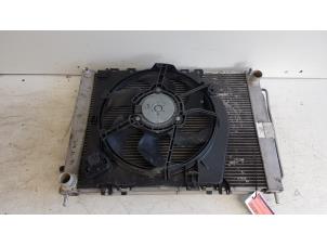 Gebruikte Koelerset Renault Clio III (BR/CR) 1.2 16V 75 Prijs € 75,00 Margeregeling aangeboden door Autodemontagebedrijf Smit