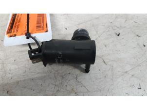 Gebruikte Ruitensproeiertank achter Daihatsu Terios (J1) 1.3 16V DVVT 4x2 Prijs € 5,00 Margeregeling aangeboden door Autodemontagebedrijf Smit