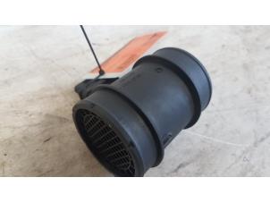 Gebruikte Luchtmassameter Opel Zafira (M75) 1.7 CDTi 16V Prijs € 25,00 Margeregeling aangeboden door Autodemontagebedrijf Smit