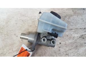 Gebruikte Hoofdremcilinder Opel Zafira (M75) 1.7 CDTi 16V Prijs € 10,00 Margeregeling aangeboden door Autodemontagebedrijf Smit