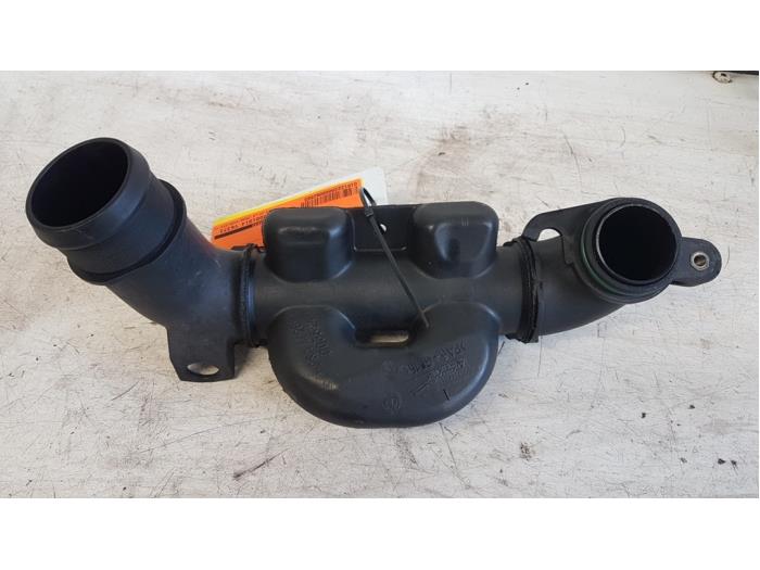 Gebruikte Intercooler Buis Mazda 3 Sport (BK) 1.6 CiTD 16V Prijs € 30,00 Margeregeling aangeboden door Autodemontagebedrijf Smit