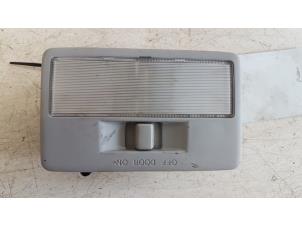 Gebruikte Binnenverlichting achter Mazda 3 Sport (BK) 1.6 CiTD 16V Prijs € 10,00 Margeregeling aangeboden door Autodemontagebedrijf Smit