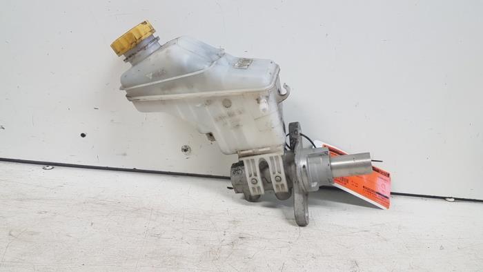 Gebruikte Hoofdremcilinder Fiat Doblo Cargo (263) 1.3 MJ 16V DPF Euro 5 Prijs € 10,00 Margeregeling aangeboden door Autodemontagebedrijf Smit