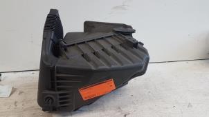 Gebruikte Luchtfilterhuis Audi A4 (B6) 2.0 20V Prijs € 15,00 Margeregeling aangeboden door Autodemontagebedrijf Smit