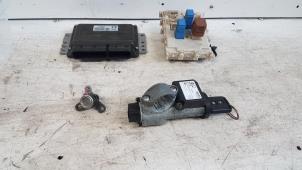 Gebruikte Contactslot + computer Nissan Almera (N16) 1.8 16V Prijs € 150,00 Margeregeling aangeboden door Autodemontagebedrijf Smit