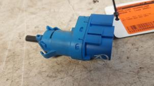 Gebruikte Schakelaar Remlicht Mazda 5 (CR19) 2.0i 16V Prijs op aanvraag aangeboden door Autodemontagebedrijf Smit