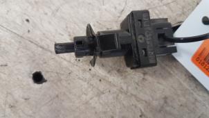 Gebruikte Koppeling schakelaar Mercedes Vito (639.6) 2.2 109 CDI 16V Prijs € 15,00 Margeregeling aangeboden door Autodemontagebedrijf Smit