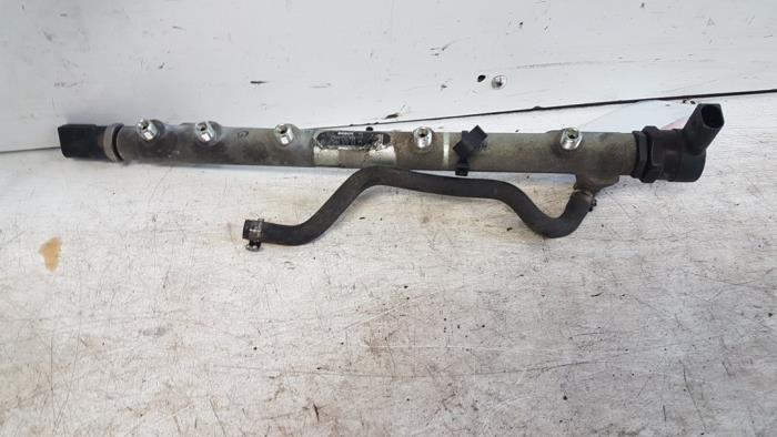Gebruikte Injector brug Mercedes Vito (639.6) 2.2 109 CDI 16V Prijs € 20,00 Margeregeling aangeboden door Autodemontagebedrijf Smit