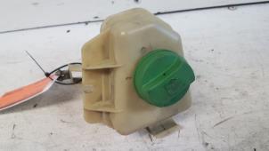 Gebruikte Stuurbekrachtiging Olie Reservoir Volkswagen Transporter T5 2.5 TDi Prijs € 10,00 Margeregeling aangeboden door Autodemontagebedrijf Smit