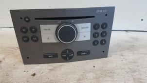 Gebruikte Radio CD Speler Opel Astra H (L48) 1.6 16V Twinport Prijs € 150,00 Margeregeling aangeboden door Autodemontagebedrijf Smit