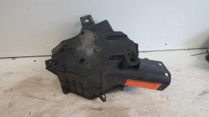 Gebruikte Luchtfilterhuis Volvo V70 (SW) 2.4 D5 20V Prijs € 30,00 Margeregeling aangeboden door Autodemontagebedrijf Smit