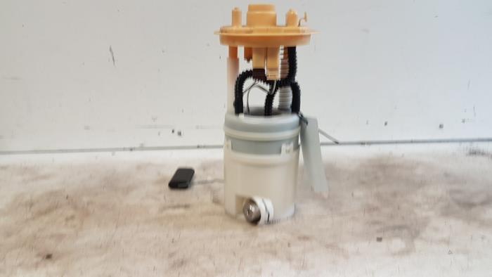 Gebruikte Tank element Pomp Mitsubishi Colt (Z2/Z3) 1.5 16V Prijs € 15,00 Margeregeling aangeboden door Autodemontagebedrijf Smit