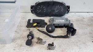 Gebruikte Kontaktslot + computer Dacia Sandero I (BS) 1.2 16V Bifuel Prijs € 135,00 Margeregeling aangeboden door Autodemontagebedrijf Smit