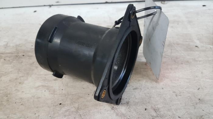 Gebruikte Luchtmassameter Volkswagen Passat Variant Syncro/4Motion (3B5) 2.8 30V Syncro Prijs € 20,00 Margeregeling aangeboden door Autodemontagebedrijf Smit