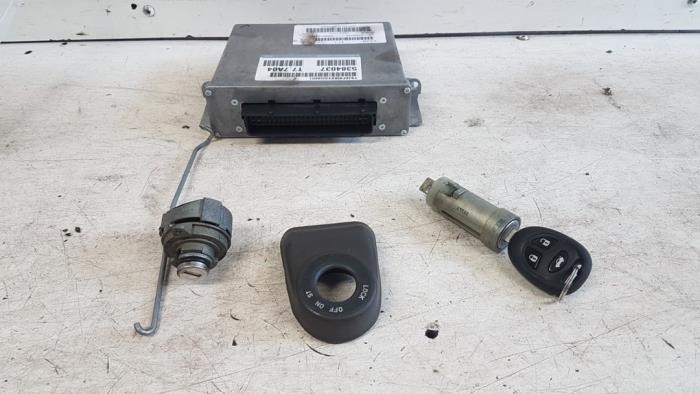 Gebruikte Kontaktslot + computer Saab 9-5 (YS3E) 2.3t 16V Prijs € 75,00 Margeregeling aangeboden door Autodemontagebedrijf Smit