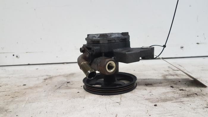 Gebruikte Pomp Servo Honda Logo (GA33) 1.3 Prijs € 30,00 Margeregeling aangeboden door Autodemontagebedrijf Smit