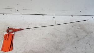 Gebruikte Olie Peilstok Volkswagen Passat Variant (3C5) 2.0 TDI 16V 135 Prijs op aanvraag aangeboden door Autodemontagebedrijf Smit