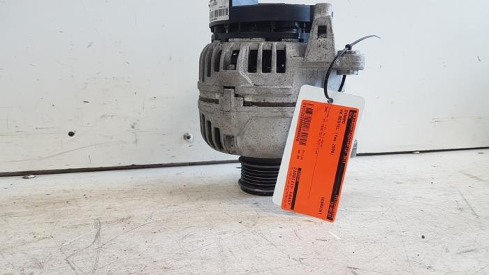 Gebruikte Dynamo Volkswagen Transporter T5 1.9 TDi Prijs € 30,00 Margeregeling aangeboden door Autodemontagebedrijf Smit