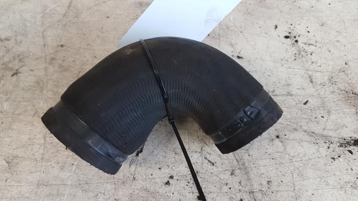Gebruikte Intercooler Slang Fiat Bravo (198A) 1.4 T-Jet 16V 120 Prijs € 10,00 Margeregeling aangeboden door Autodemontagebedrijf Smit