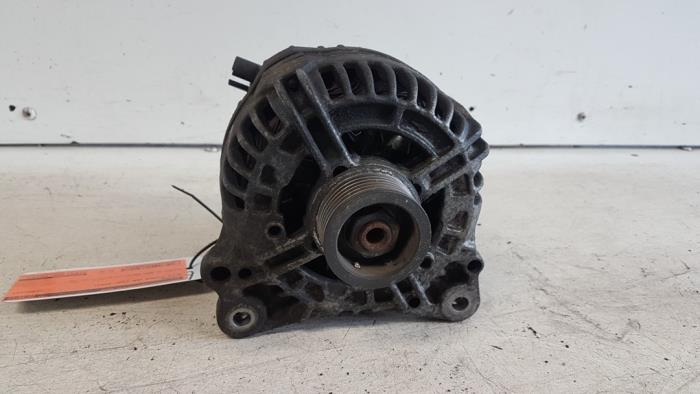 Gebruikte Dynamo Alfa Romeo 166 2.5 V6 24V Prijs € 30,00 Margeregeling aangeboden door Autodemontagebedrijf Smit