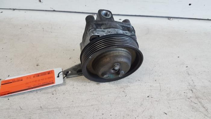Gebruikte Servopomp Alfa Romeo 166 2.5 V6 24V Prijs € 50,00 Margeregeling aangeboden door Autodemontagebedrijf Smit