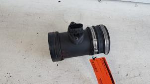 Gebruikte Luchtmassameter Alfa Romeo 166 2.5 V6 24V Prijs € 40,00 Margeregeling aangeboden door Autodemontagebedrijf Smit