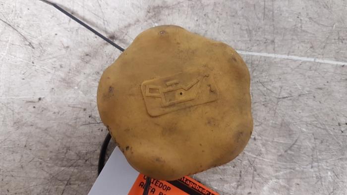Gebruikte Oliedop Alfa Romeo 159 Sportwagon (939BX) 1.9 JTDm Prijs € 15,00 Margeregeling aangeboden door Autodemontagebedrijf Smit