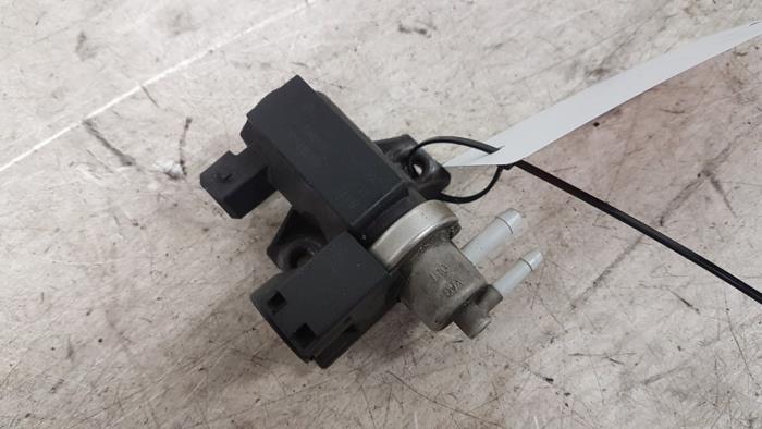 Gebruikte Overdrukklep Turbo Alfa Romeo 159 Sportwagon (939BX) 1.9 JTDm Prijs € 20,00 Margeregeling aangeboden door Autodemontagebedrijf Smit
