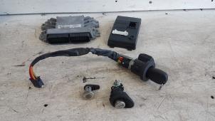 Gebruikte Kontaktslot + computer Dacia Logan (LS) 1.4 Prijs op aanvraag aangeboden door Autodemontagebedrijf Smit