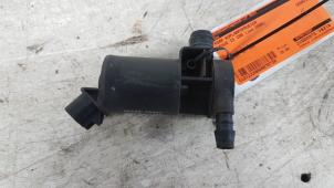Gebruikte Pomp koplampsproeier Lexus IS (E2) 250 2.5 V6 24V Prijs € 25,00 Margeregeling aangeboden door Autodemontagebedrijf Smit