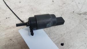 Gebruikte Ruitensproeierpomp voor Mercedes Vito (639.6) 2.2 109 CDI 16V Prijs € 5,00 Margeregeling aangeboden door Autodemontagebedrijf Smit