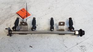 Gebruikte Verstuiver brug Kia Carens III (FG) 2.0i CVVT 16V Prijs op aanvraag aangeboden door Autodemontagebedrijf Smit