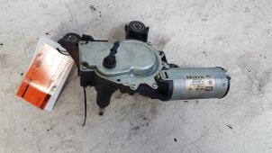 Gebruikte Ruitenwisserarm achter Volkswagen Transporter/Caravelle T5 1.9 TDi Prijs € 25,00 Margeregeling aangeboden door Autodemontagebedrijf Smit