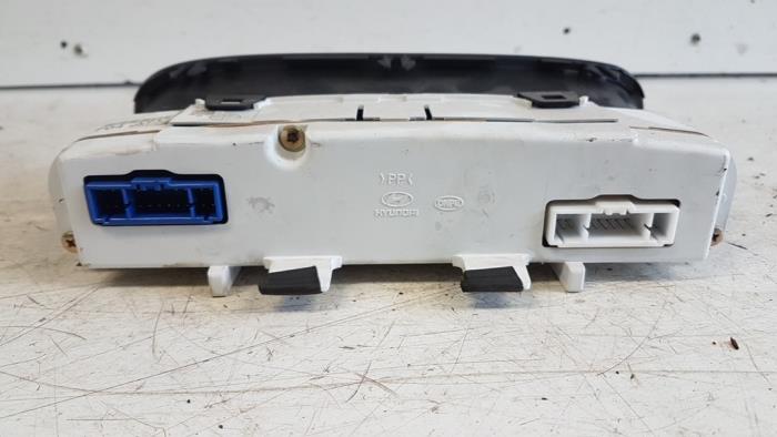 Display Interieur van een Hyundai Matrix 1.6 16V 2006