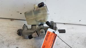 Gebruikte Hoofdremcilinder Mercedes C Sportcoupé (C203) 2.0 C-180 16V Prijs € 20,00 Margeregeling aangeboden door Autodemontagebedrijf Smit