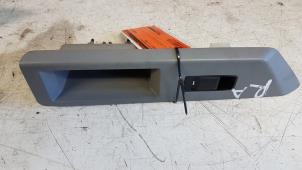 Gebruikte Schakelaar Elektrisch Raam Dodge Avenger (JS) 2.0 16V Prijs € 25,00 Margeregeling aangeboden door Autodemontagebedrijf Smit