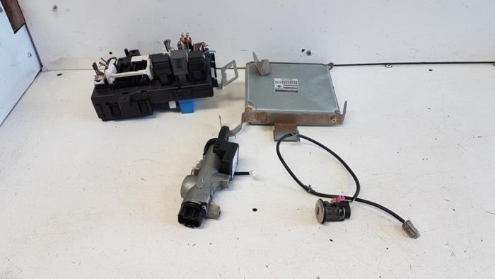 Gebruikte Contactslot + computer Nissan Primera (P11) 2.0 16V Prijs op aanvraag aangeboden door Autodemontagebedrijf Smit
