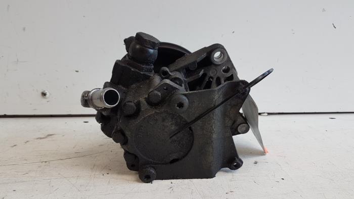 Gebruikte Pomp Servo Landrover Freelander Hard Top 2.0 td4 16V Prijs € 25,00 Margeregeling aangeboden door Autodemontagebedrijf Smit
