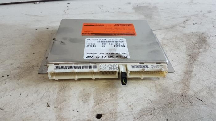Gebruikte Computer esp Mercedes S (W220) 3.2 S-320 18V Prijs € 45,00 Margeregeling aangeboden door Autodemontagebedrijf Smit