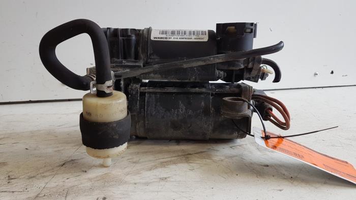 Gebruikte Compressor Mercedes S (W220) 3.2 S-320 18V Prijs € 200,00 Margeregeling aangeboden door Autodemontagebedrijf Smit
