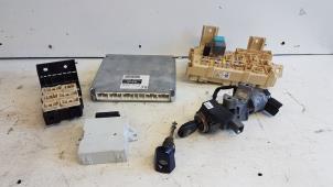 Gebruikte Contactslot + computer Toyota Avensis Wagon (T25/B1E) 2.0 16V VVT-i D4 Prijs € 150,00 Margeregeling aangeboden door Autodemontagebedrijf Smit