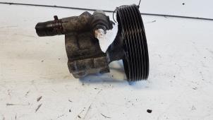 Gebruikte Stuurbekrachtiging Pomp Renault Espace (JK) 2.0 Turbo 16V Grand Espace Prijs € 35,00 Margeregeling aangeboden door Autodemontagebedrijf Smit